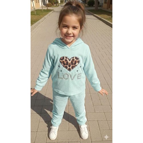 بدلة رياضية للفتيات