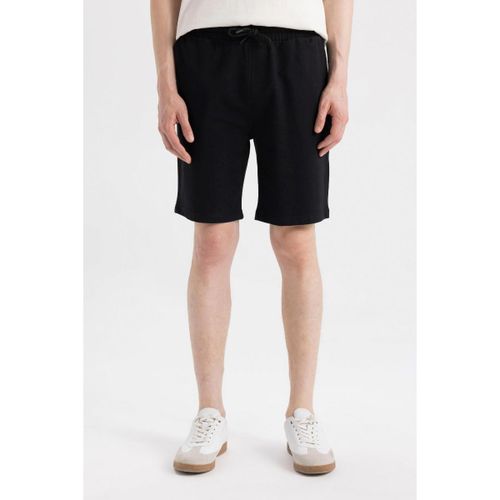 Man Slim Fit Short - Black