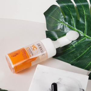 Dr. Rashel VC & Niacinamide essence cleansing mousse