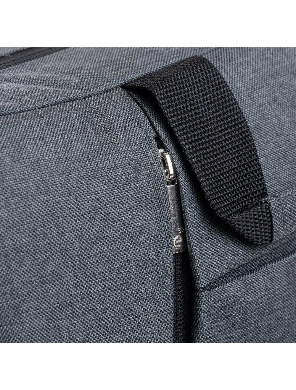 شنطة مقاومة للماء وخفيفة