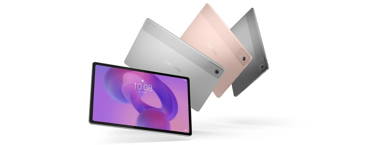 أربعة أجهزة Lenovo Idea Tab Plus – جهاز واحد من الأمام يعرض شاشة القفل بوضع أفقي، وثلاثة أجهزة أخرى من الخلف بوضع أفقي بجميع الألوان المتوفرة