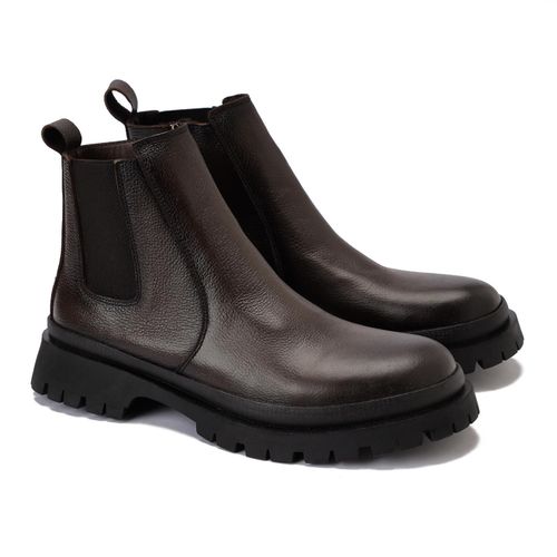 Men's half-boot with a distinctive zipper, made of elegant natural leather and a slip-resistant Turkish rubber sole.