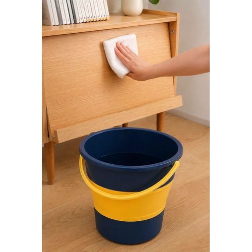 A multi-purpose, collapsible polypropylene bucket suitable for the beach, camping, and home usea practical, space-saving tool. This innovative 17-liter bucket folds easily, saving you space every time you use it.