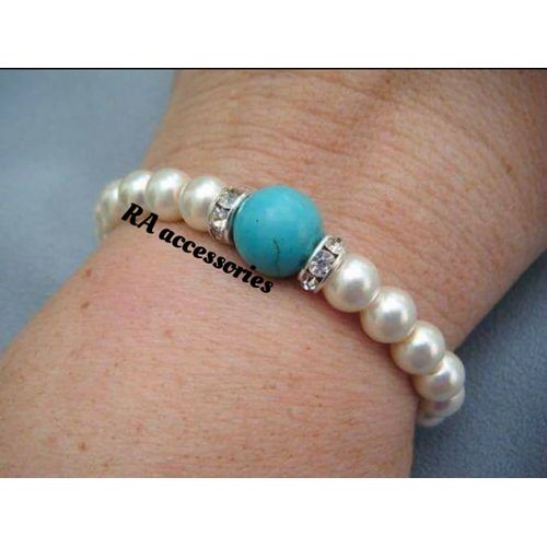 Women Bracelet Of Off White Pearls With Turquoise