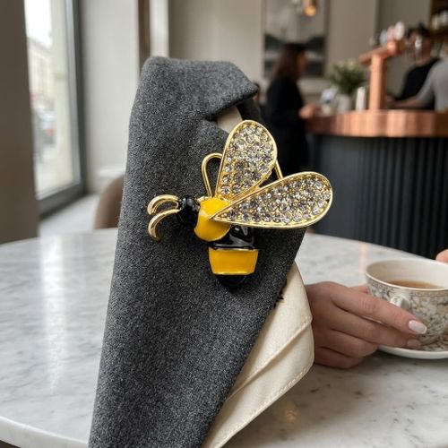 Marine Animal Brooch Gold Plated Rhinestone Crystal Lapel Pin for Women & Girls, Shiny Exaggerated Design, Easy Pin Back Closure, Jackets, Bags & Scarves, Fashion Jewellery