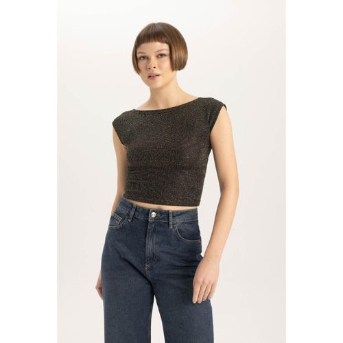Fitted Crew Neck Short Sleeve T-Shirt
