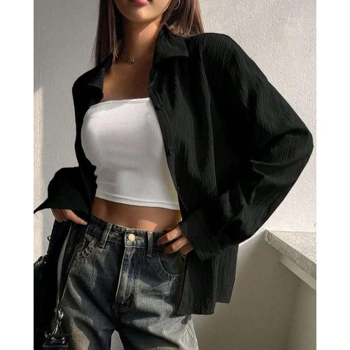 The distinctive black summer ribbed t-shirt