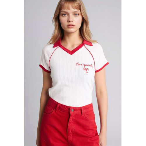 Fitted Embroidered T-Shirt