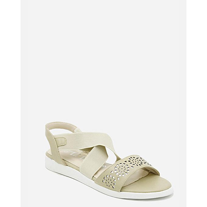 اشتري Tata Tio Elasticated Closure Sandals - Beige في مصر