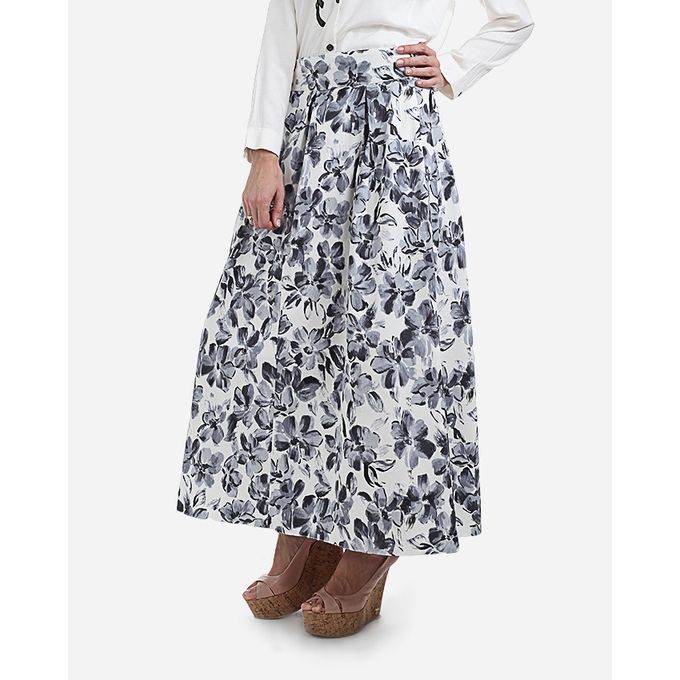 اشتري Femina Floral Maxi Skirt - Grey في مصر