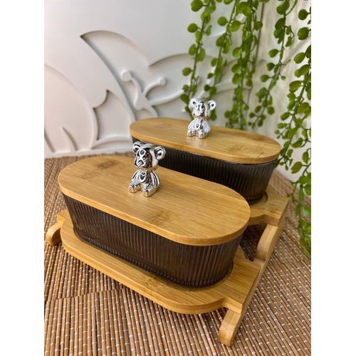 A set of organizers for sweets, candies, chocolates, and all kinds of different treats consisting of (2) elegant pieces with wooden supports and a bear-shaped handle (Famia)