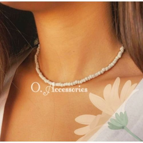 شوكر عقد رقبه خرز زجاجي أوفوايت ويمكن الاطاله بسلسله فضي خلفيه