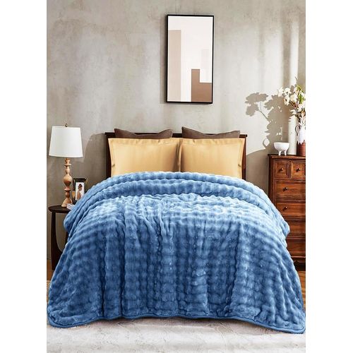 big bubbles blanket 225x250 cm.