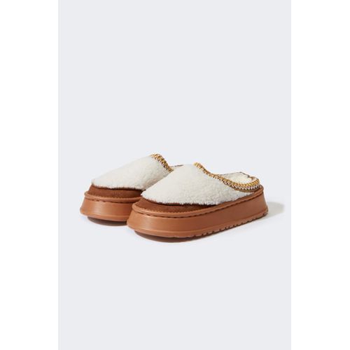 Woman Flat Sole Home Slippers