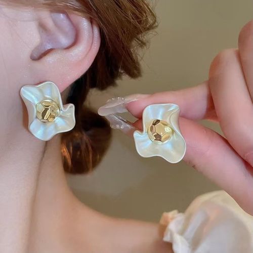 Pearly White Flower Earrings with Gold Center