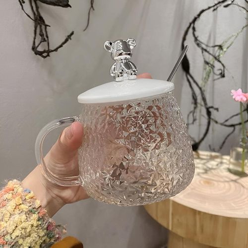 Discover the magic of our one-piece bubble glass tumbler featuring a delightful bear shaped lid and handle perfect for hot and cold beverages 2 Classic Glass