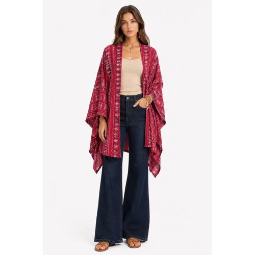 Women’s Butterfly-Cut Kimono with Delicate Floral Print