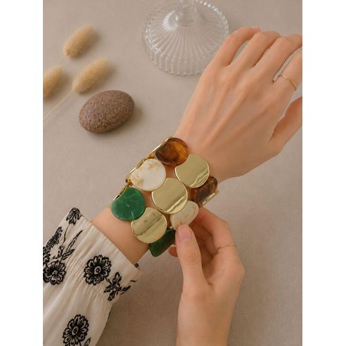 Wide acrylic bracelets for women, colorful stackable resin bracelets, fashionable and stylish accessories