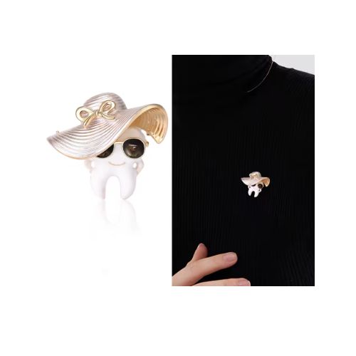 Add a touch of luxury to your clothes A unique piece of jewelry that combines elegance and sophistication