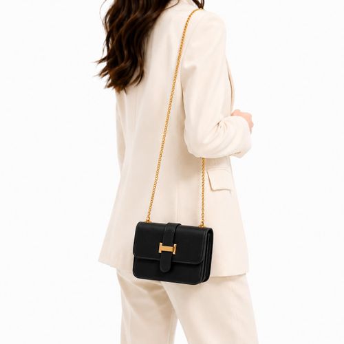 Elegant women's shoulder bag – Modern classic design – High-quality material – Suitable for outings and everyday occasions