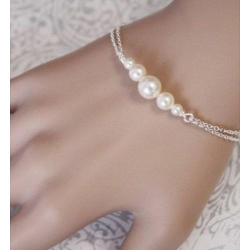 Women's Bracelet Of Off-White Pearls with Silvery Chain