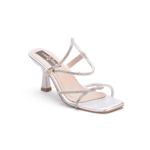 Hills Is Open In The Front With A Curtain Panel In The Front-SILVER