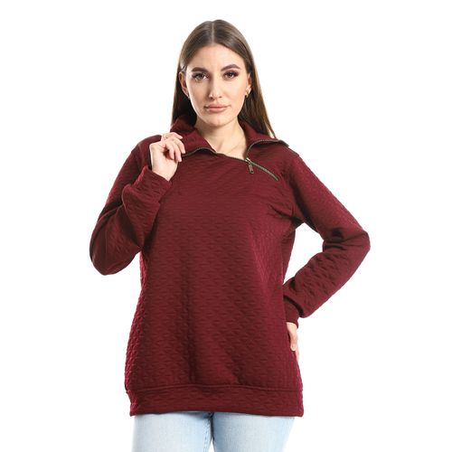 سويت حريمي مقفول برقبة عالية