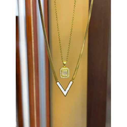 The Elegance Duo: V-Shape & Embellished Chains – Harmony Between Modernity and Luxury