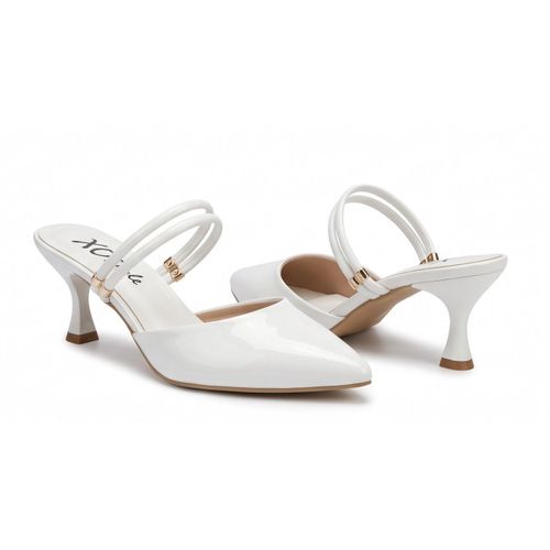 Women's Classic Black Pointed-Toe Pumps