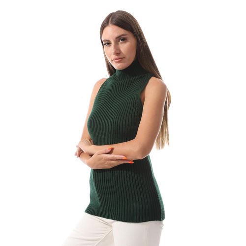 Sleeveless wool pullover with crew neck, one size fits all.