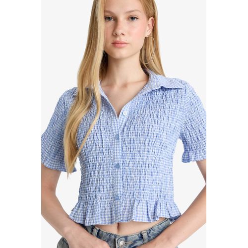 Fitted Textured Short Sleeve Shirt