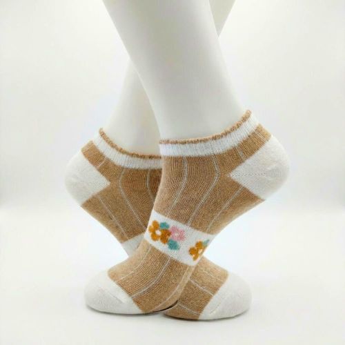 6 Piece Socks Women Short Socks Offer Six Pieces Included Free Gift Assorted Shapes Different Colors Comfortable Feet Soft for Girls Practical Daily Use