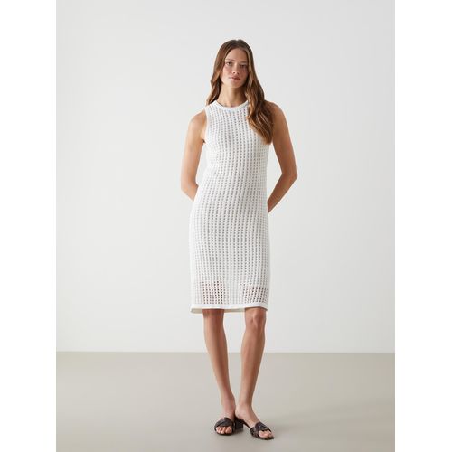 فستان حياكة بفتحات ياقة مستديرة