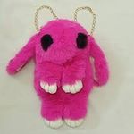 شنطة كروس وتلبس ضهر باك على شكل أرنب فرو ناعم