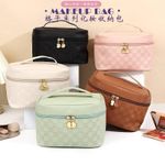 Generic Portable Makeup Storage Case with Handle - image 2