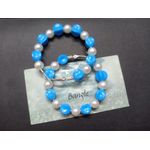 حلق هوب دائري فضي مع خرز باللون تركواز