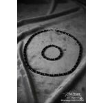 مجموعة كاملة تشمل سوار وقلادة مصنوعة من أحجار الأليكس والهيماتيت.