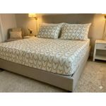 YARLIN طقم سرير من يارلن (ملاية سرير بأستيك لسرير مقاس 180 سم وغطاء وسادتين صغيرتين بتصميم بيج جولد هيرت)