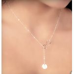 O Accessories قلادة أساور O أكسيسوريز بسلسلة فضية مع تصميم إنفينيتي وقطعة نقدية