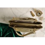 product_image_name-Generic-حقيبة كتف نسائية فاخرة بلون ذهبي ميتاليك - تصميم عصري بمقابض سلسلة ذهبية أنيقة وحزام للكتف اضافي -3