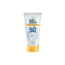 اشتري Eva Daily Moisturizer Sun Screen Cream With SPF 50 Plus 40ml في مصر