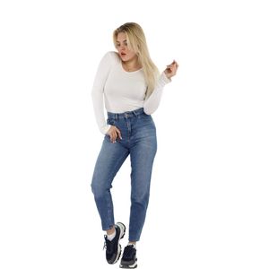 بنطلون جينز أزرق بوى فريند للنساء مناسب للإطلالات الكاجوال