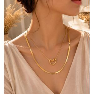 سلسلة القلب المفرغ مع ضهر الحية عيار 316L (رقة الأشكال وفخامة التصميم - شيك جداً ولجميع الأعمار - ضد تغير اللون تماماً)