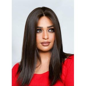 شعر مستعار قصير عند الكتف باللون البني 