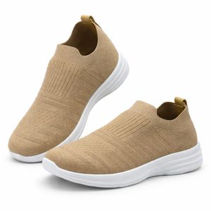 كوتشي AF18 حريمي رياضي خفيف – خامة قماش شبكي متنفّس – نعل طبي مرن للمشي اليومي - لون بيج