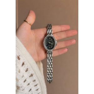 ساعة كلاسيكية نسائية ذهبية من الفولاذ المقاوم للصدأ - تصميم أنيق