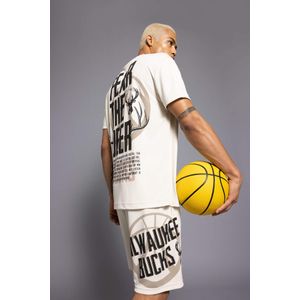 boohooMAN Mens Milwaukee Bucks NBA License T Shirt - Black