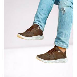 حذاء كاجوال برباط بنى