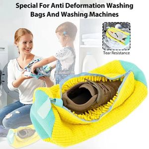 Genres Microfiber Shoe Washing Bag – Shoe Cleaning Bag with Internal Brush for Washing Machines