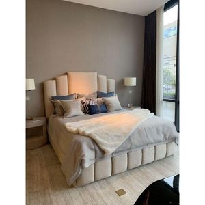 At Home سرير مودرن منجد 160سم ضهر قطيفه ناعم مع ألواح سرير من خشب الموسكى